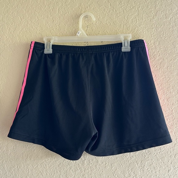 Adidas women’s athletic shorts with pockets Black with Pink stripes size L - Picture 7 of 9